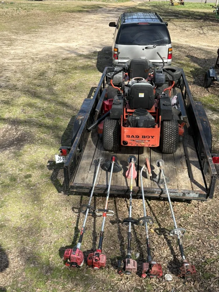 Expert lawn care service experts serving Magnolia, AR - Couch Boys Lawn Service