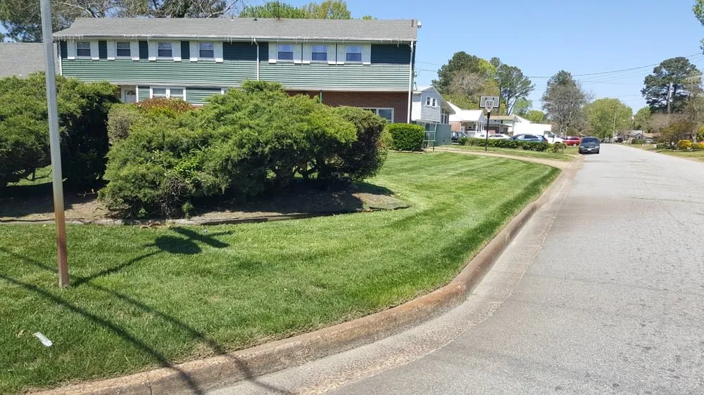 Top-rated yard maintenance for beautiful yards in Dayton, TN by Couchs LawnCare