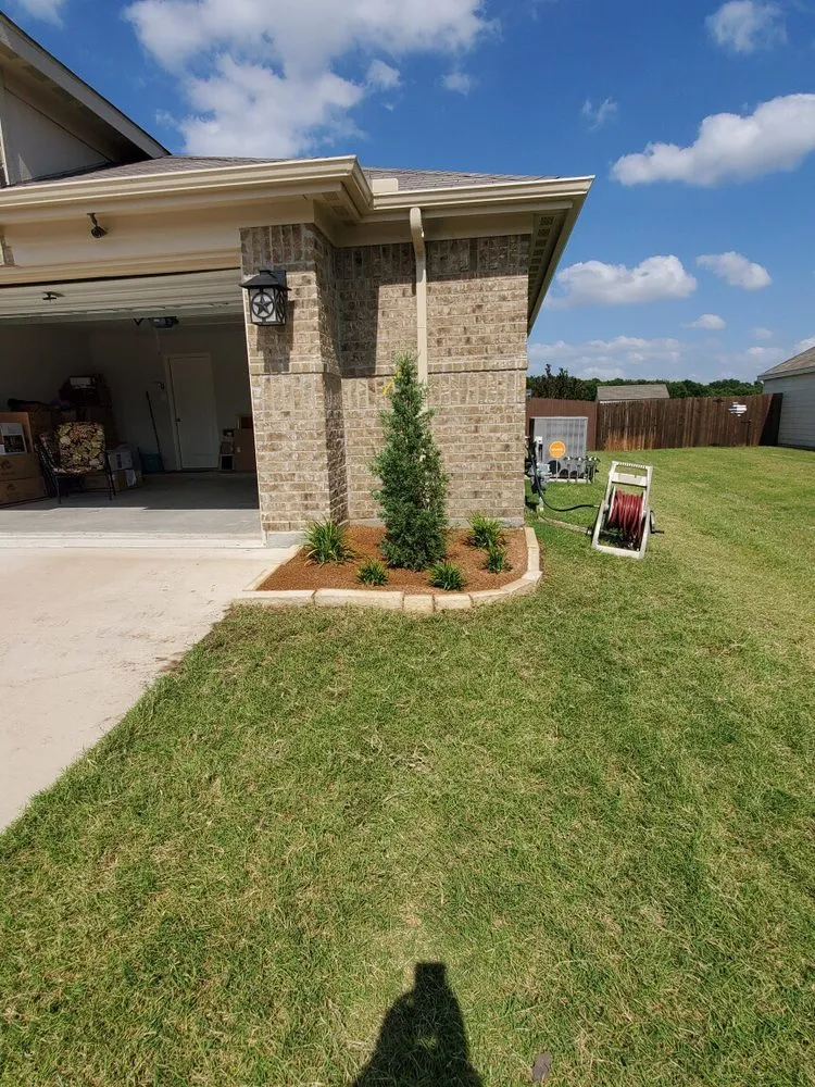 Custom yard cleanup service in Ennis, TX - Count Me Outdoor Works