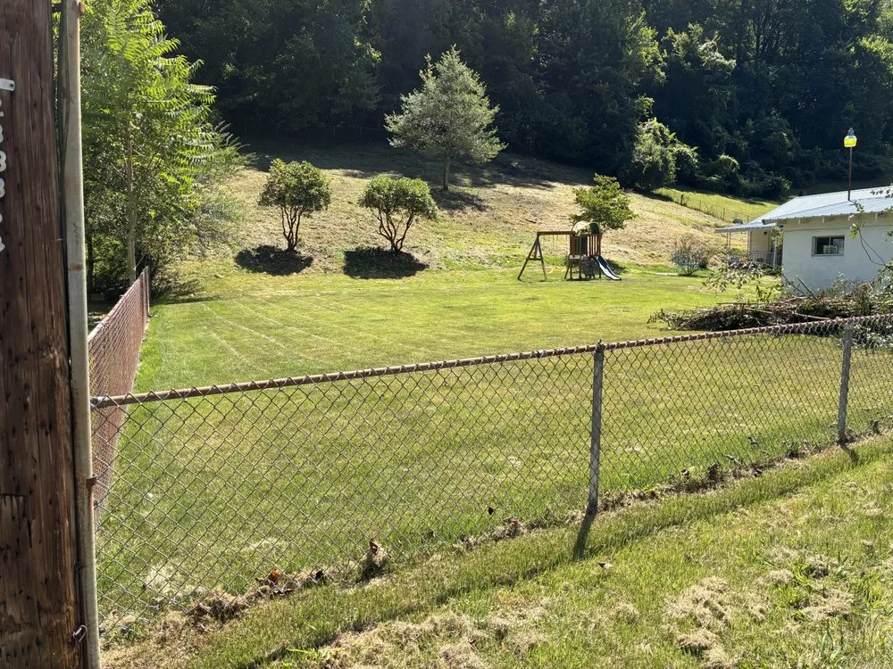 Top-rated lawn care service in Cabin Creek, WV - Countless Creations