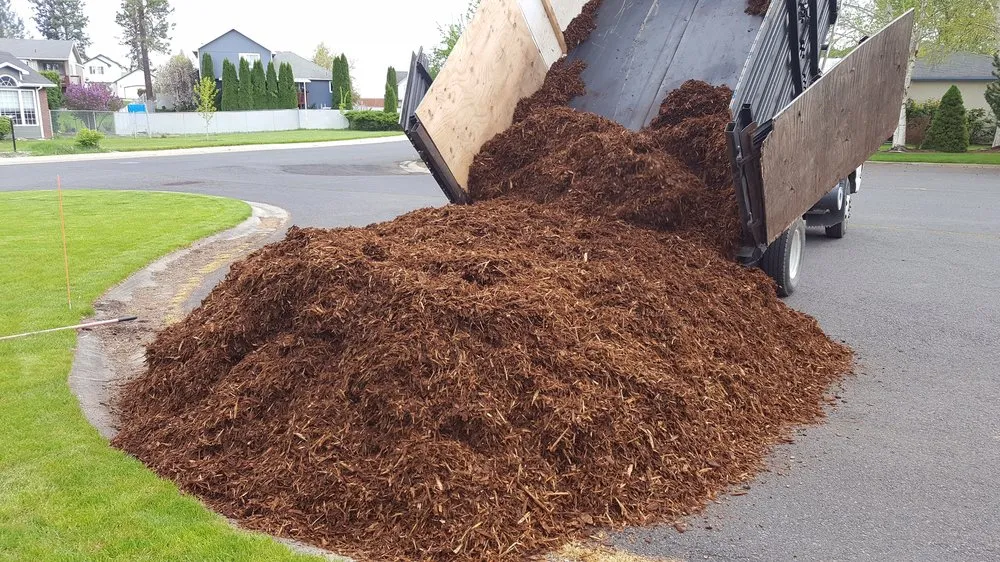 Top-rated yard maintenance in Deer Park, WA by Country Bark Landscape Supplies
