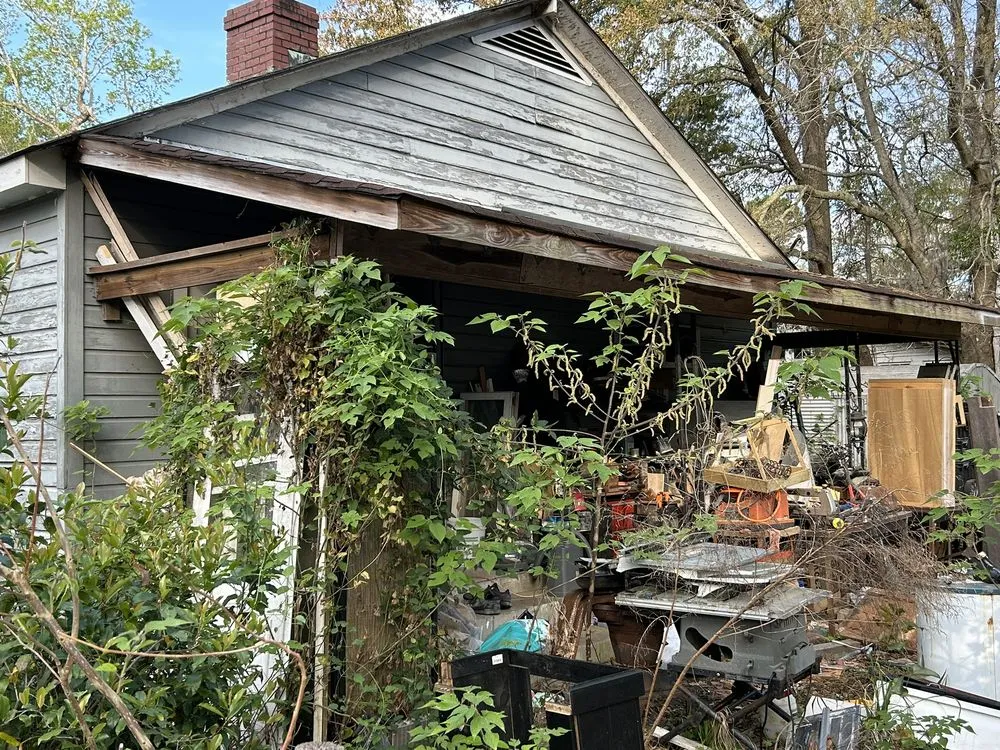 Reliable lawn mowing service experts serving North Charleston, SC - Country Boi's Clean Up Crew