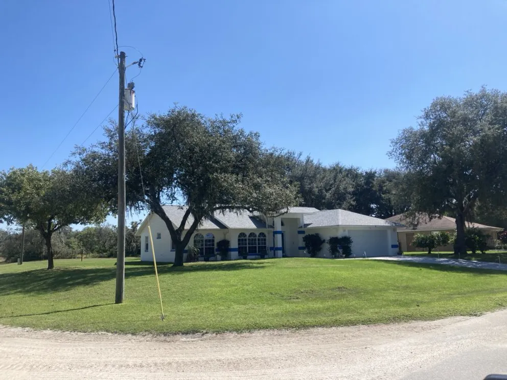 Trusted yard cleanup service in Avon Park, FL - Country Brother’s Tree Service