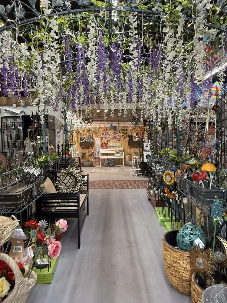 Reliable lawn care service in Mundelein, IL - Country Bumpkin Garden Center