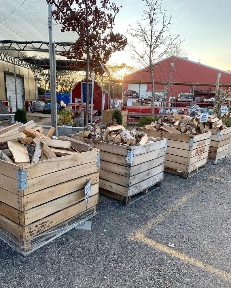 Affordable outdoor landscaping experts serving Mundelein, IL - Country Bumpkin Garden Center