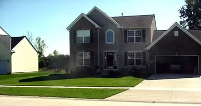 Top-rated lawn mowing service for beautiful yards in Cuyahoga, OH by Country Club Landscaping & Equipment Repair