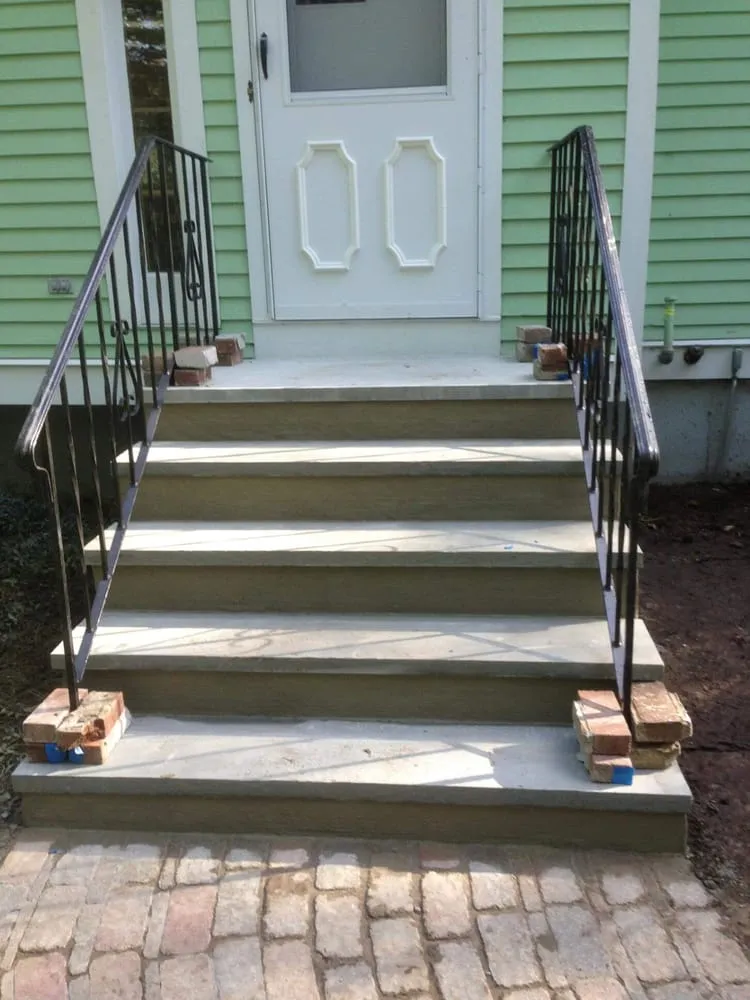 Custom outdoor landscaping in Seekonk, MA - Country Club Landscaping & Paving