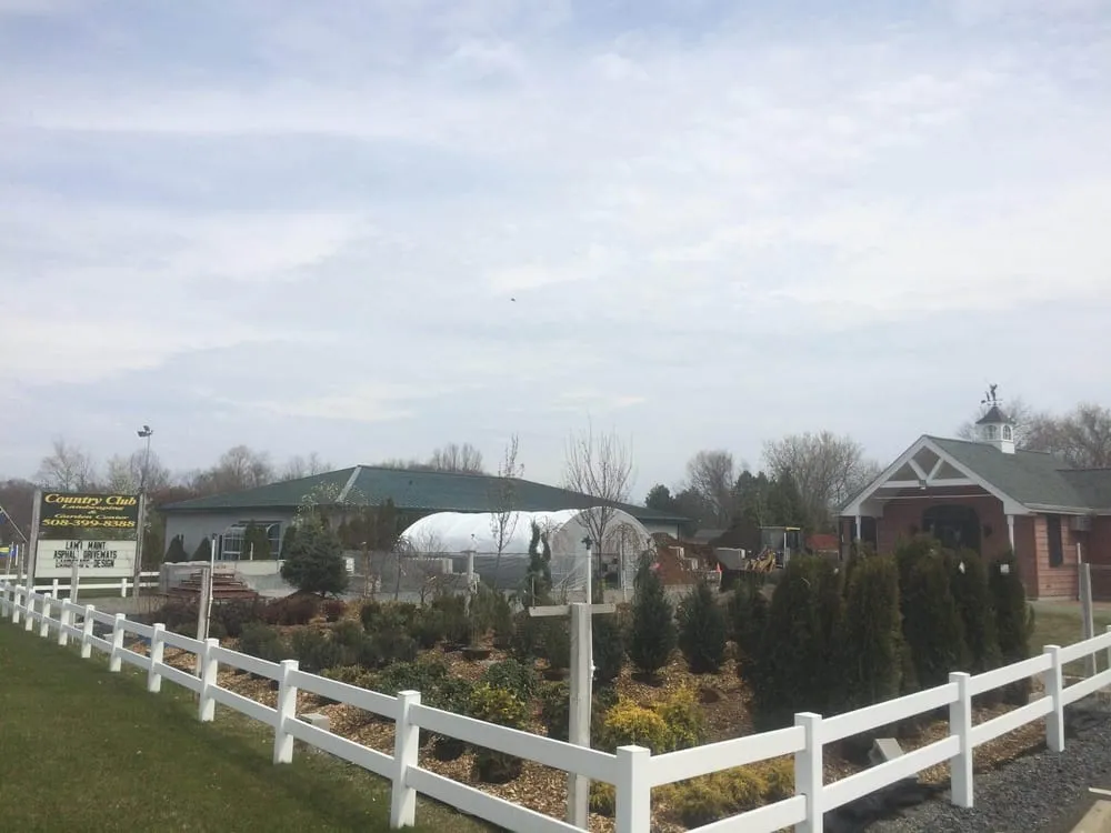 Local lawn care service for residential properties across Seekonk, MA - Country Club Landscaping & Paving