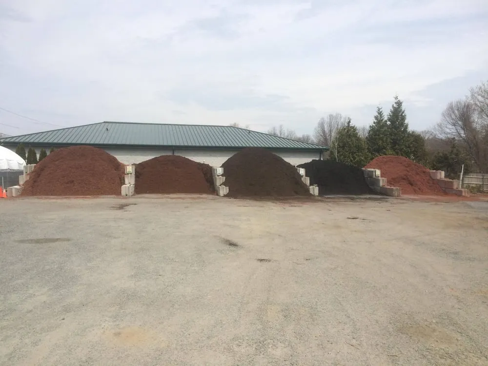 Expert outdoor landscaping experts serving Seekonk, MA - Country Club Landscaping & Paving