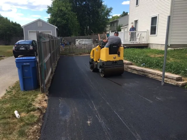Expert landscaping services experts serving Seekonk, MA - Country Club Landscaping & Paving