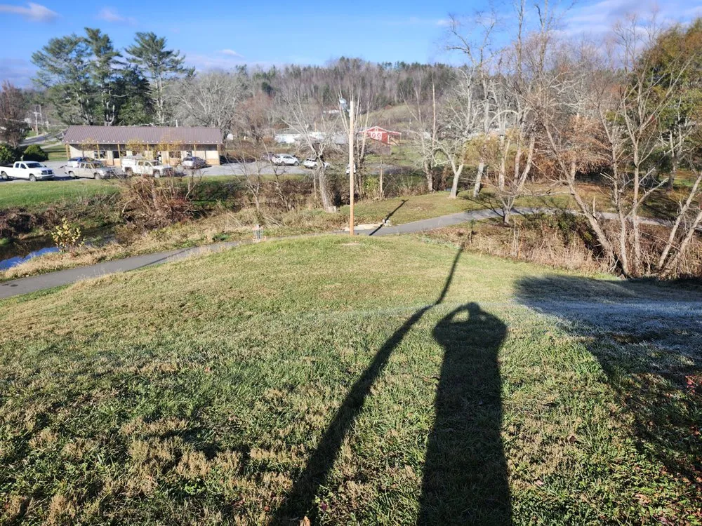 Top-rated yard maintenance with custom design in Damascus, VA by Country Cuts Lawncare