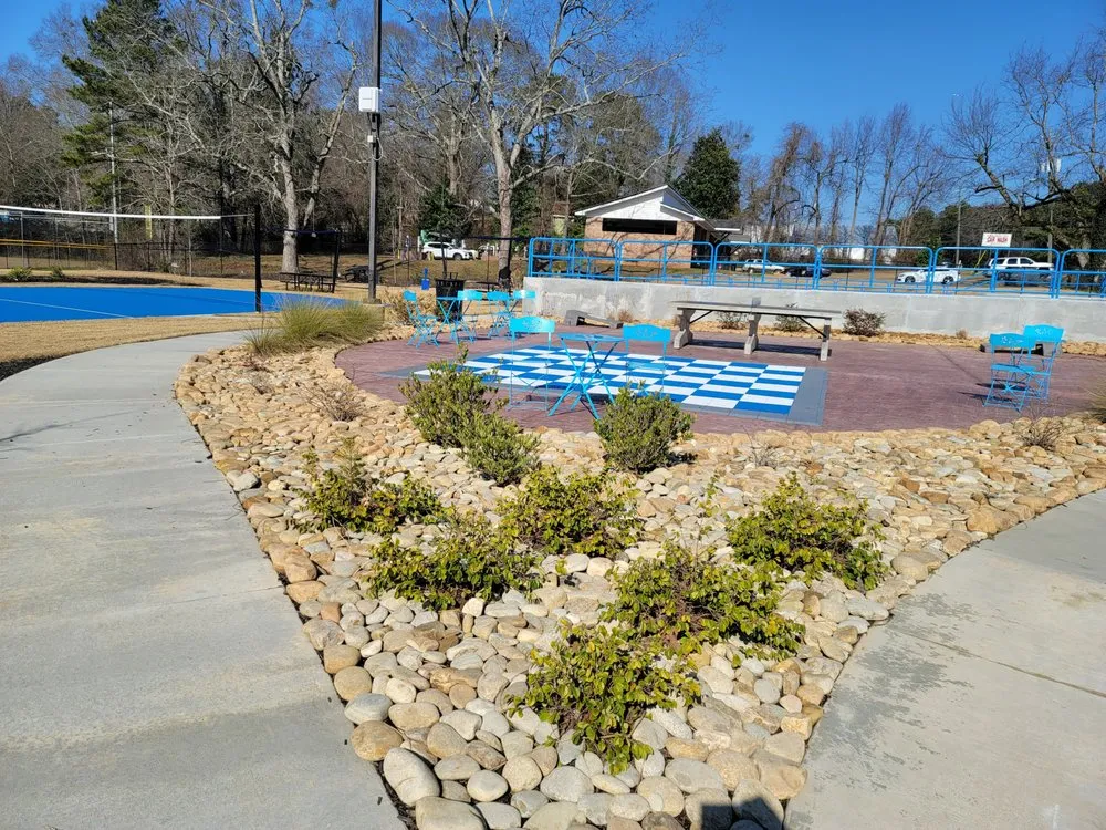 Professional yard maintenance experts serving Newnan, GA - Country Cuttin Lawn Service