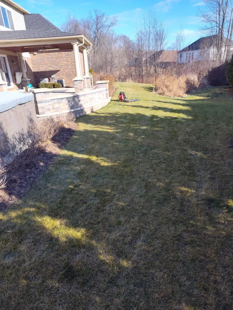 Affordable landscape design in Pontiac, MI by Country Cutz