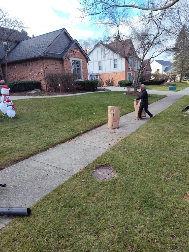 Local outdoor landscaping for homes across Pontiac, MI - Country Cutz