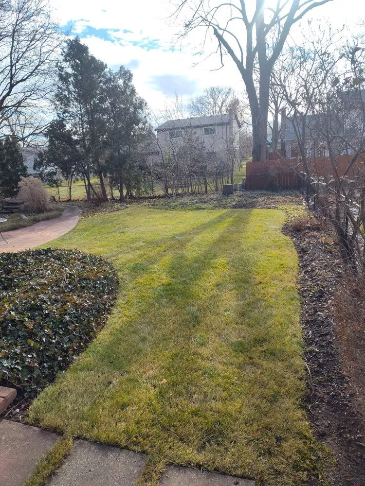 Local yard cleanup service with custom design across Pontiac, MI - Country Cutz