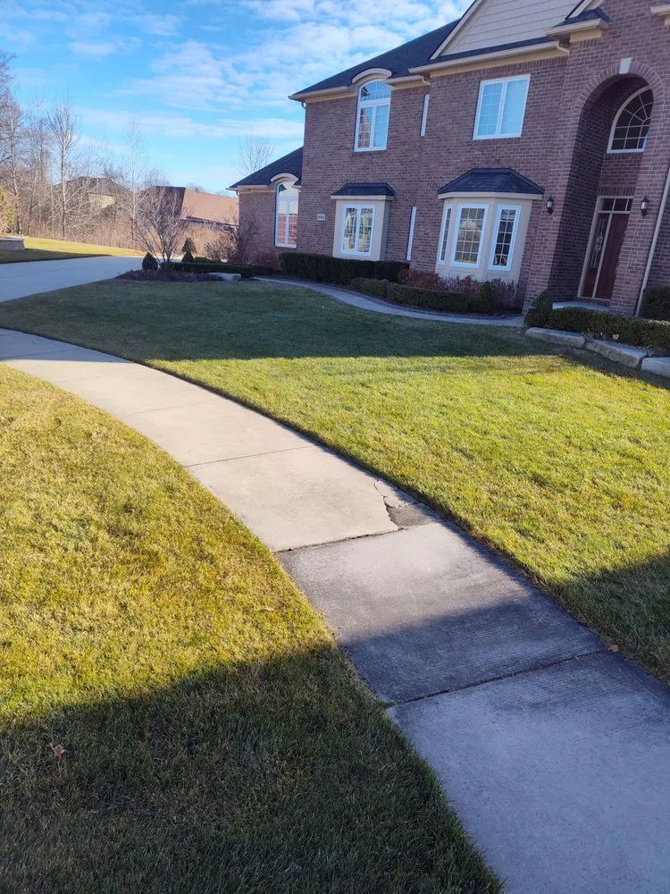 Affordable residential landscaping for homes in Pontiac, MI by Country Cutz