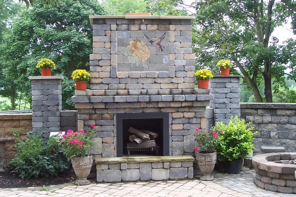 Expert yard maintenance experts serving Greensburg, PA - Country Farms