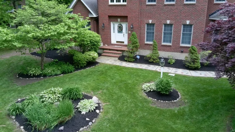Local yard maintenance experts serving Coeymans Hollow, NY - Country Green Lawn and Landscape