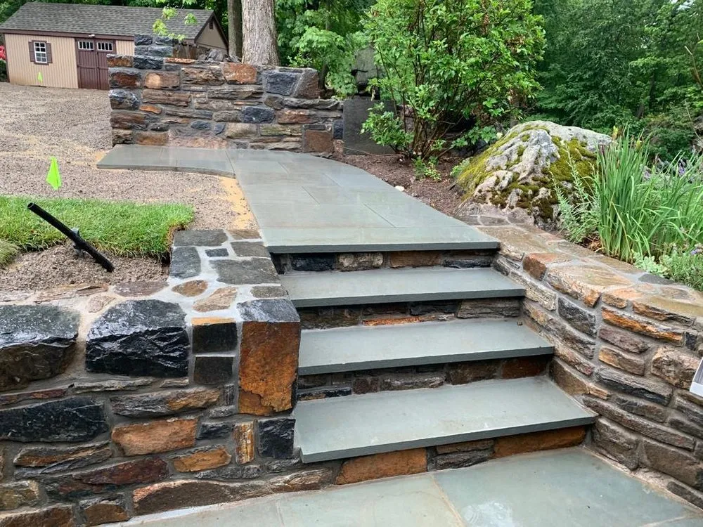 Professional landscaping services experts serving Greenwich, CT - Country Landscape