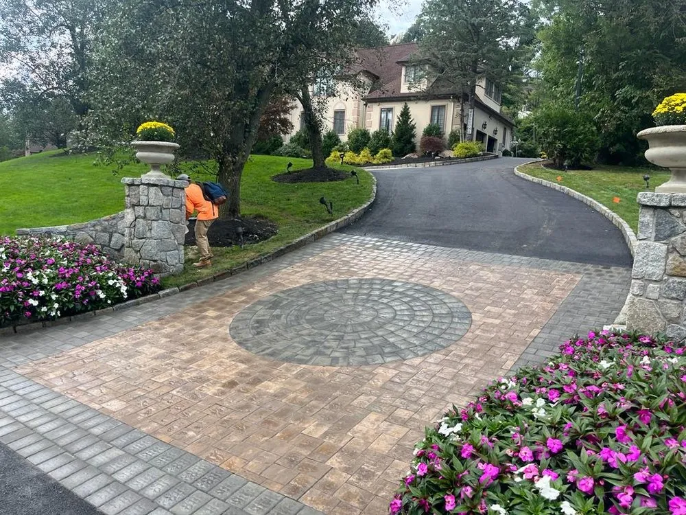 Custom outdoor landscaping in Greenwich, CT - Country Landscape