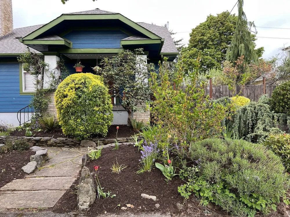 Professional garden landscaping in Portland, OR - Country Landscapes & Construction