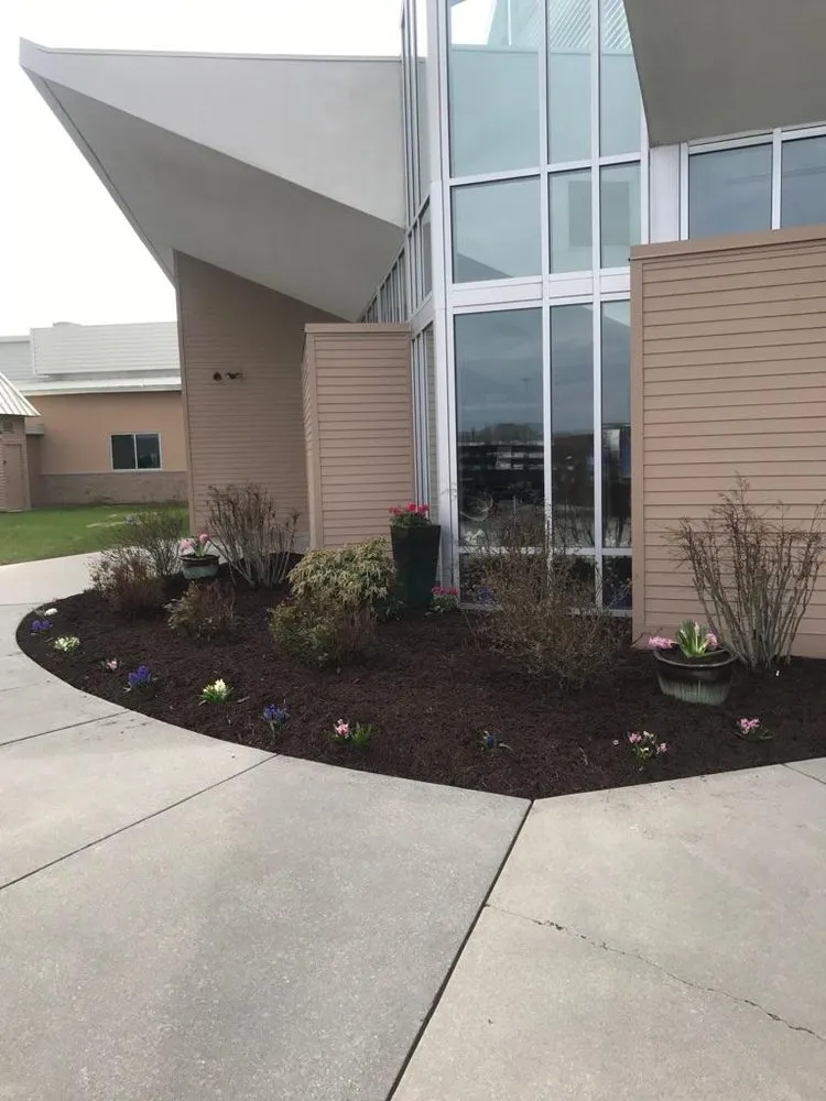 Expert lawn mowing service in Georgetown, DE - Country Lawn Care