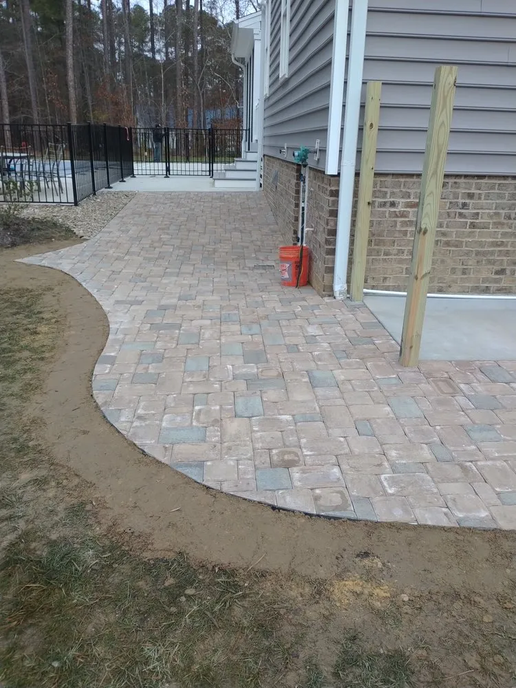 Top-rated yard cleanup service in Williamsburg, VA - Country Roads Yard Works