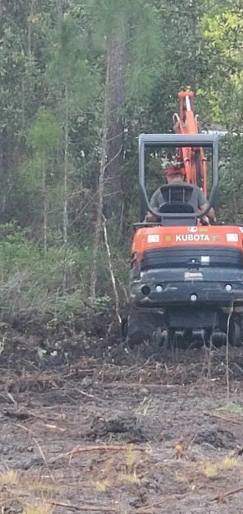 Trusted yard maintenance experts serving Middleburg, FL - Country Root's Land and Site Development