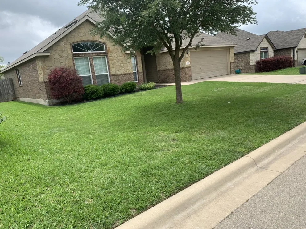 Trusted garden landscaping for outdoor upgrades in Temple, TX by Country Side Lawn Care