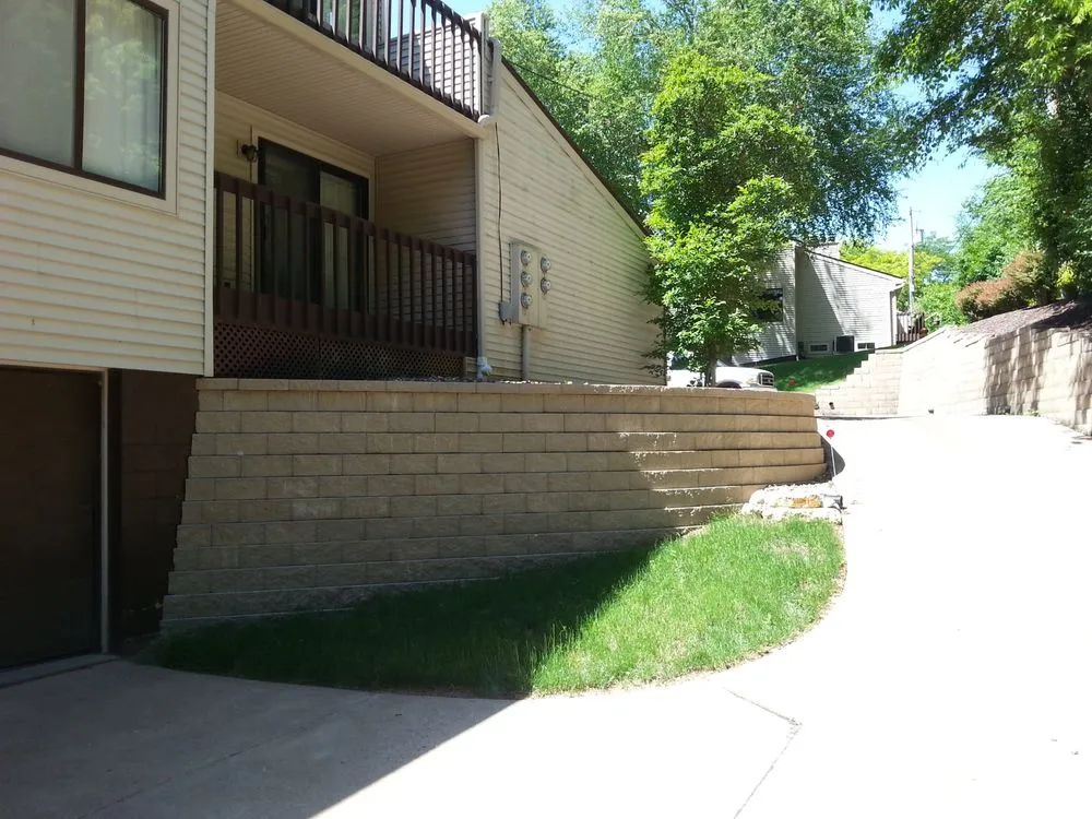 Reliable outdoor landscaping experts serving East Moline, IL - Countryman Hardscape & Landscape