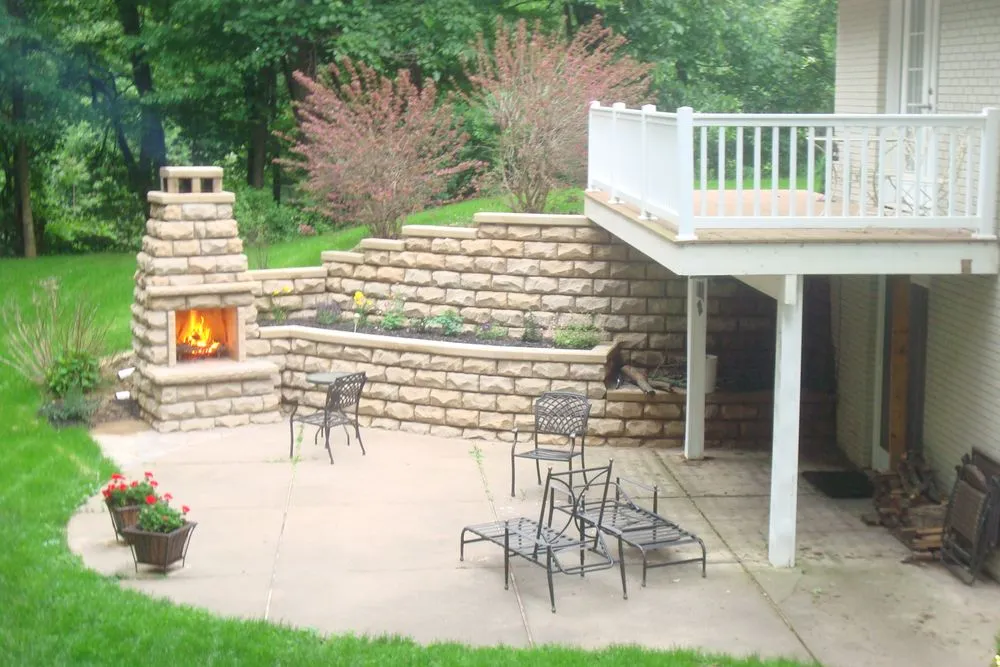 Local outdoor landscaping experts serving East Moline, IL - Countryman Hardscape & Landscape