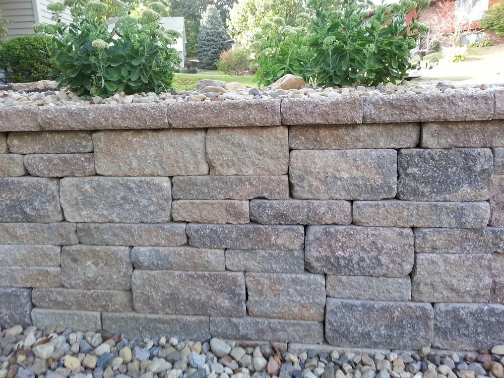 Professional landscaping services experts serving East Moline, IL - Countryman Hardscape & Landscape