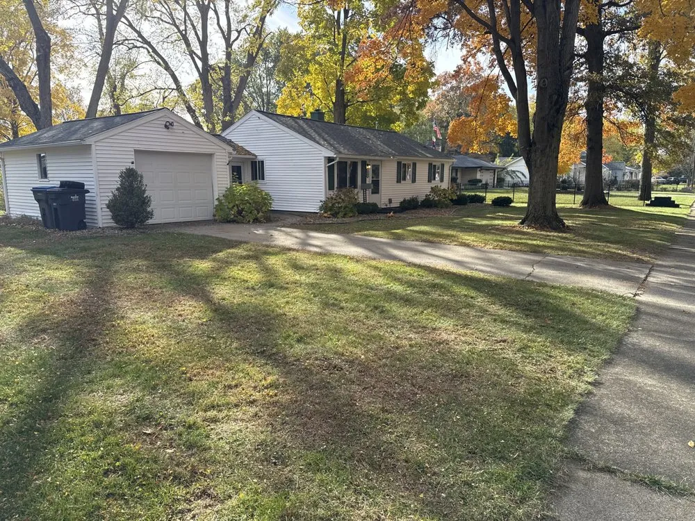 Trusted yard cleanup service for beautiful yards across Elkhart, IN - Countryside lawncare and snow removal