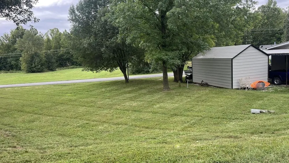 Top-rated yard maintenance experts serving Jefferson City, MO - Counts Lawn and Landscape