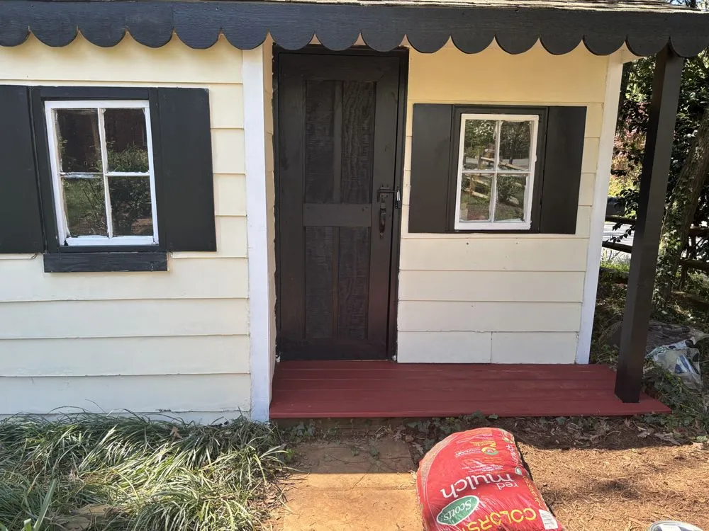 Top-rated yard cleanup service for homes across Reva, VA - Couple cutters