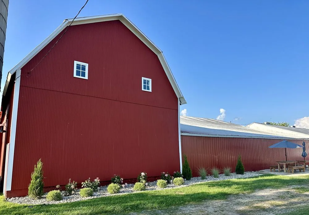 Custom yard maintenance with custom design in Tecumseh, MI by Coutures property maintenance