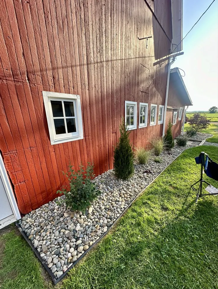 Top-rated garden landscaping in Tecumseh, MI by Coutures property maintenance