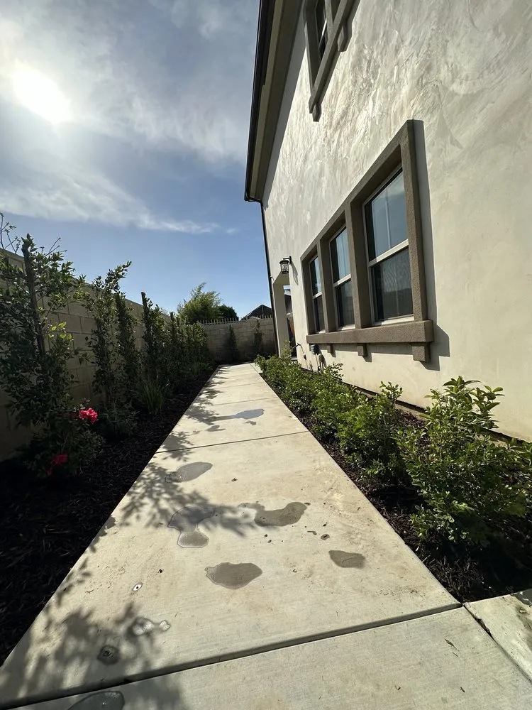 Custom residential landscaping experts serving Azusa, CA - Cova's Landscape