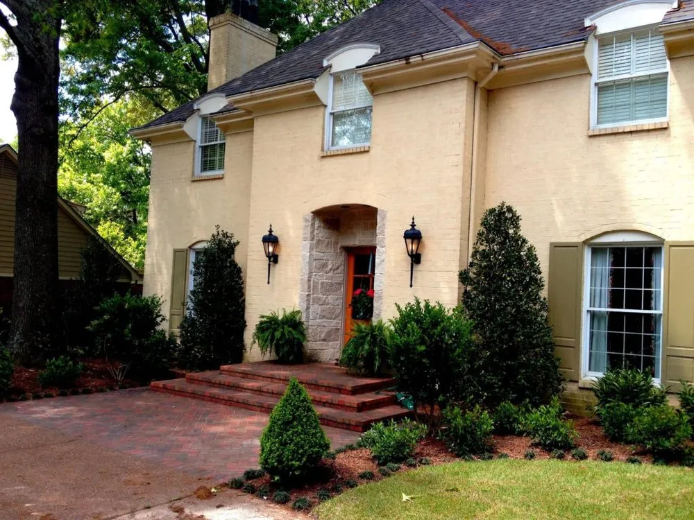 Reliable lawn care service in Memphis, TN - Covenant Pool And Landscape