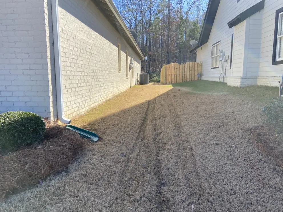 Custom lawn care service for homes in Birmingham, AL by Covenant Service