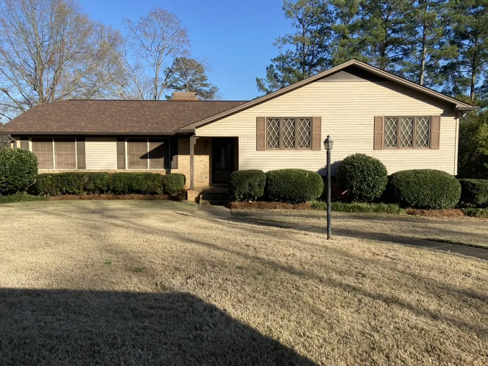 Trusted yard maintenance for year-round maintenance in Birmingham, AL by Covenant Service