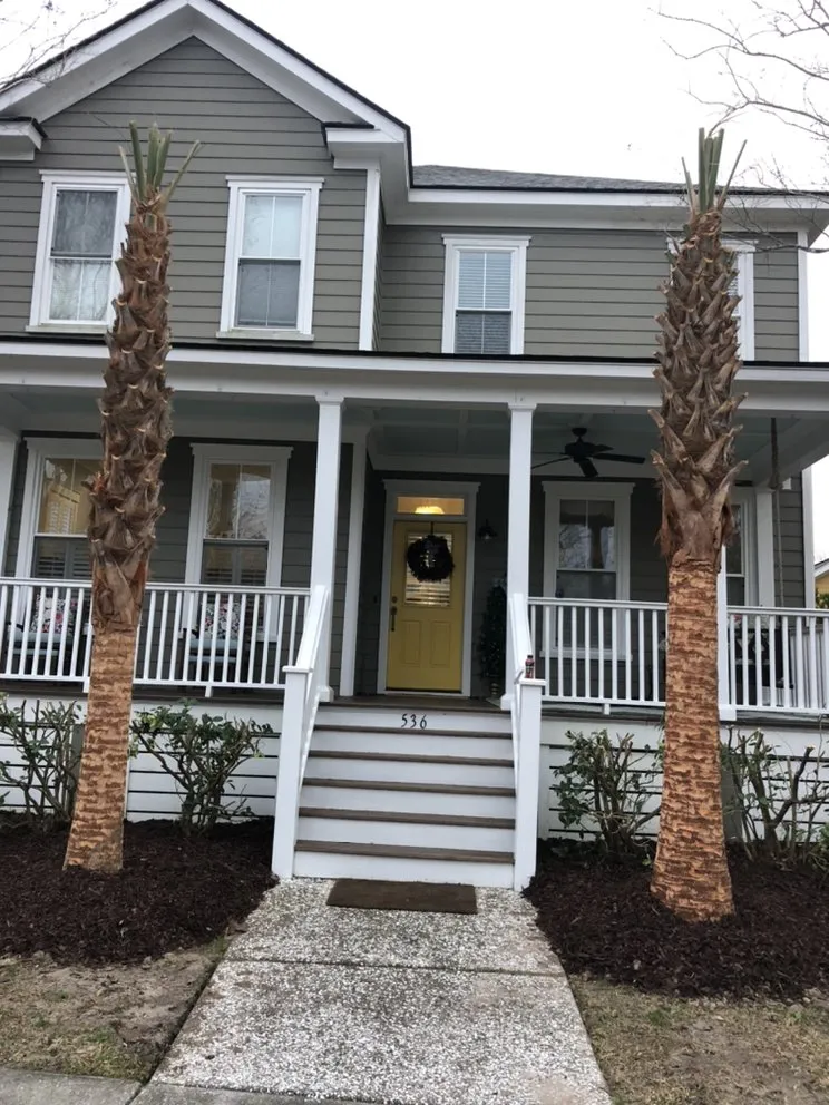 Top-rated lawn mowing service experts serving Mount Pleasant, SC - Covert Lawns