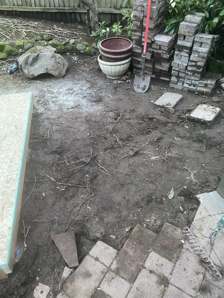 Top-rated lawn care service with custom design in Canby, OR by Covina Hills Landscaping