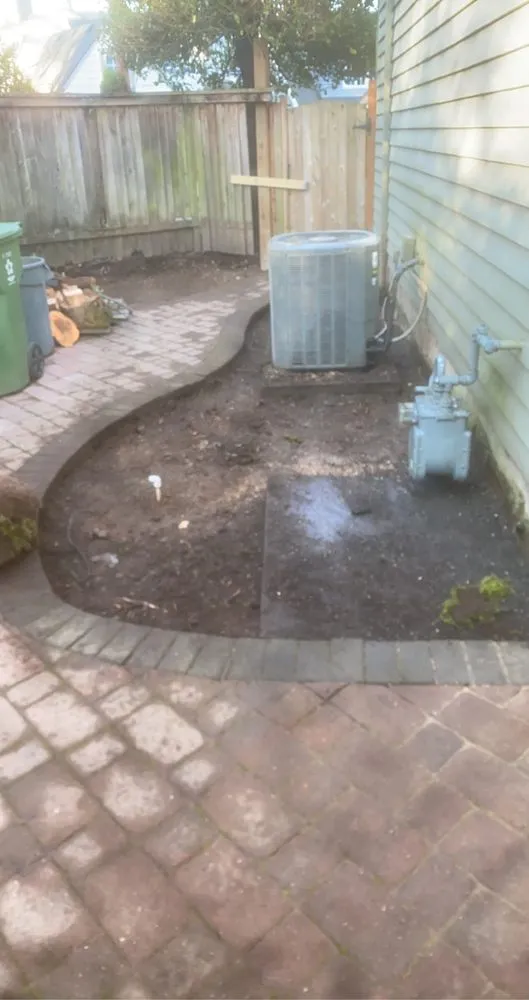 Reliable landscaping services in Canby, OR by Covina Hills Landscaping