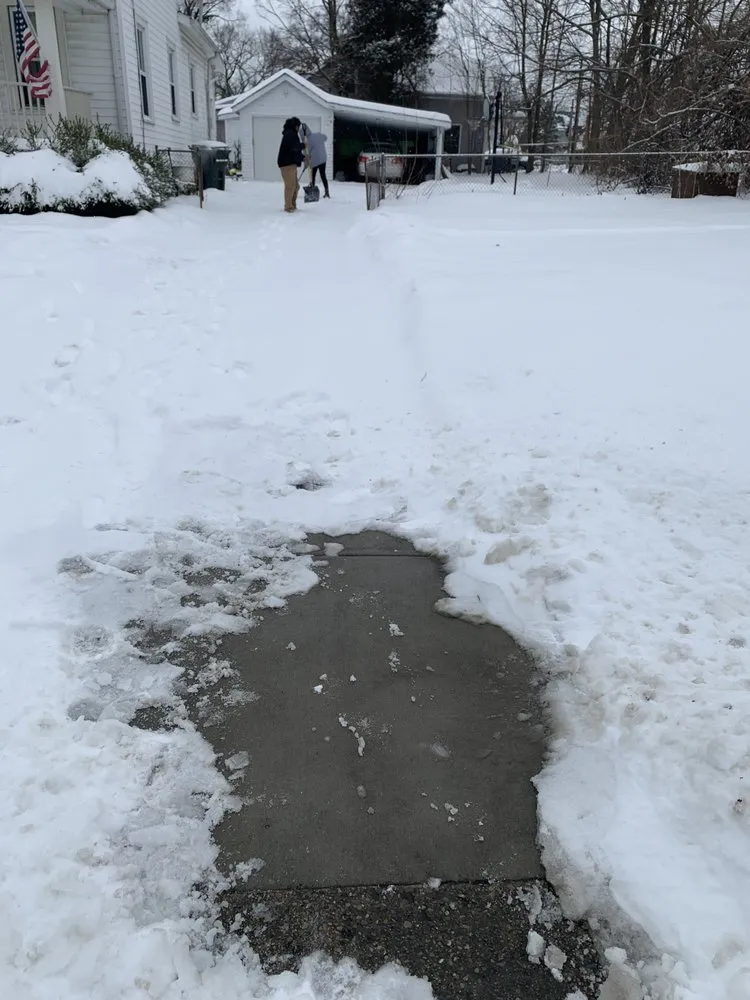 Reliable garden landscaping in Covington, KY by Covington Lawn Care