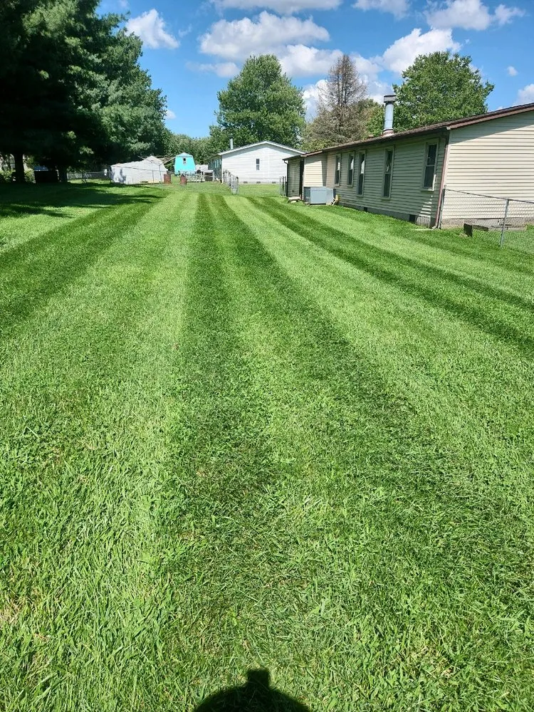Local lawn mowing service in Morristown, TN by Covington's lawncare