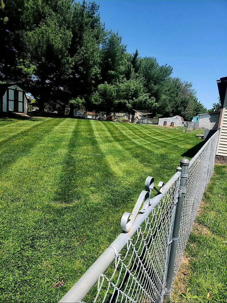 Local lawn mowing service experts serving Morristown, TN - Covington's lawncare