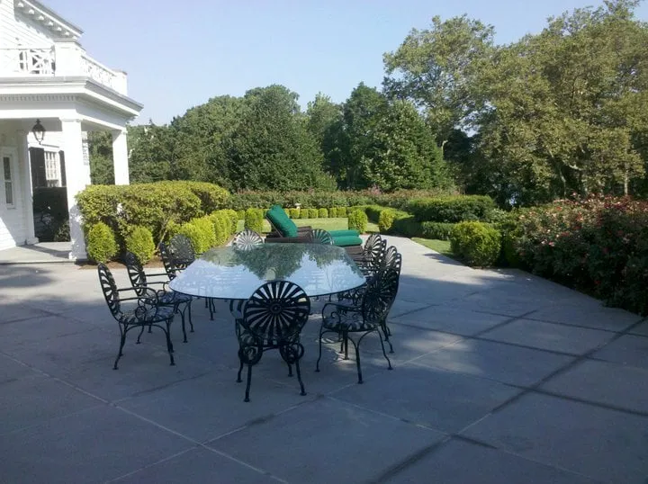 Affordable lawn mowing service experts serving Port Washington, NY - Cow Bay Contracting