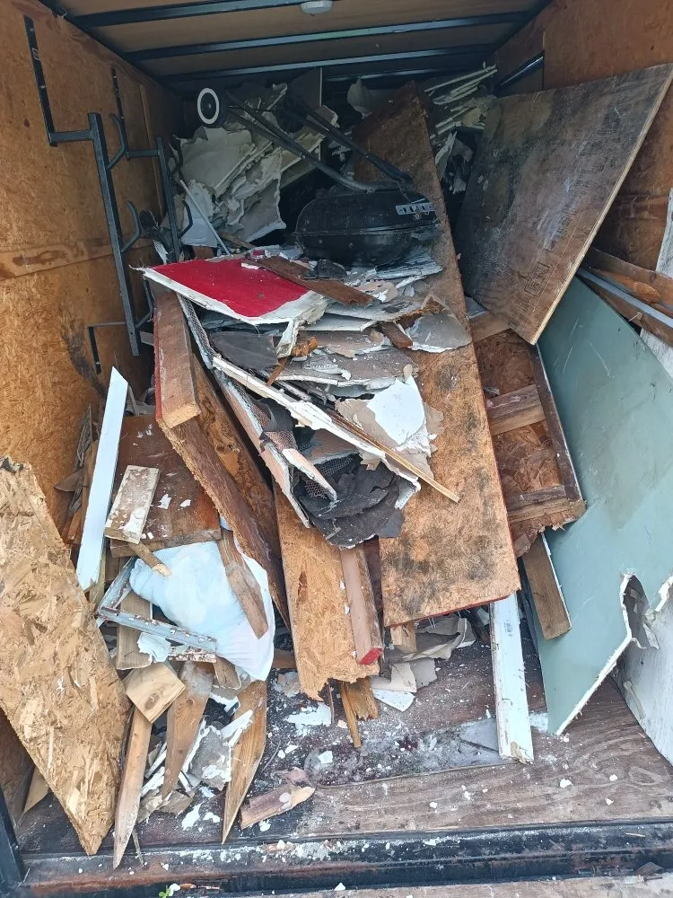 Affordable yard maintenance experts serving Port St. Lucie, FL - Cowart's Cutz