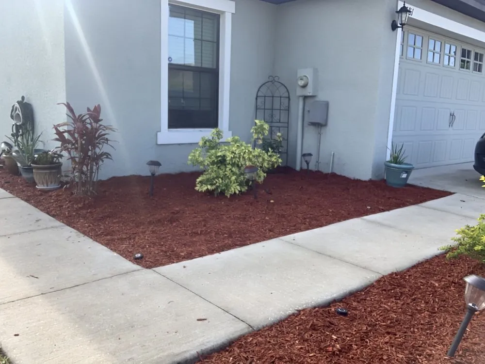 Professional outdoor landscaping in Lakeland, FL - Cowboy Cuts Landscaping